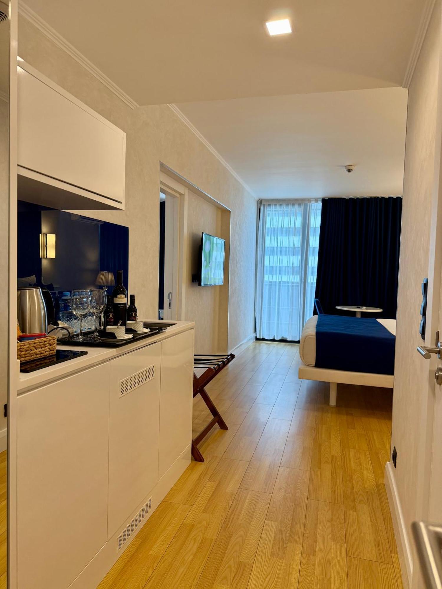 Seaside Vip Hotel Batumi Eksteriør billede
